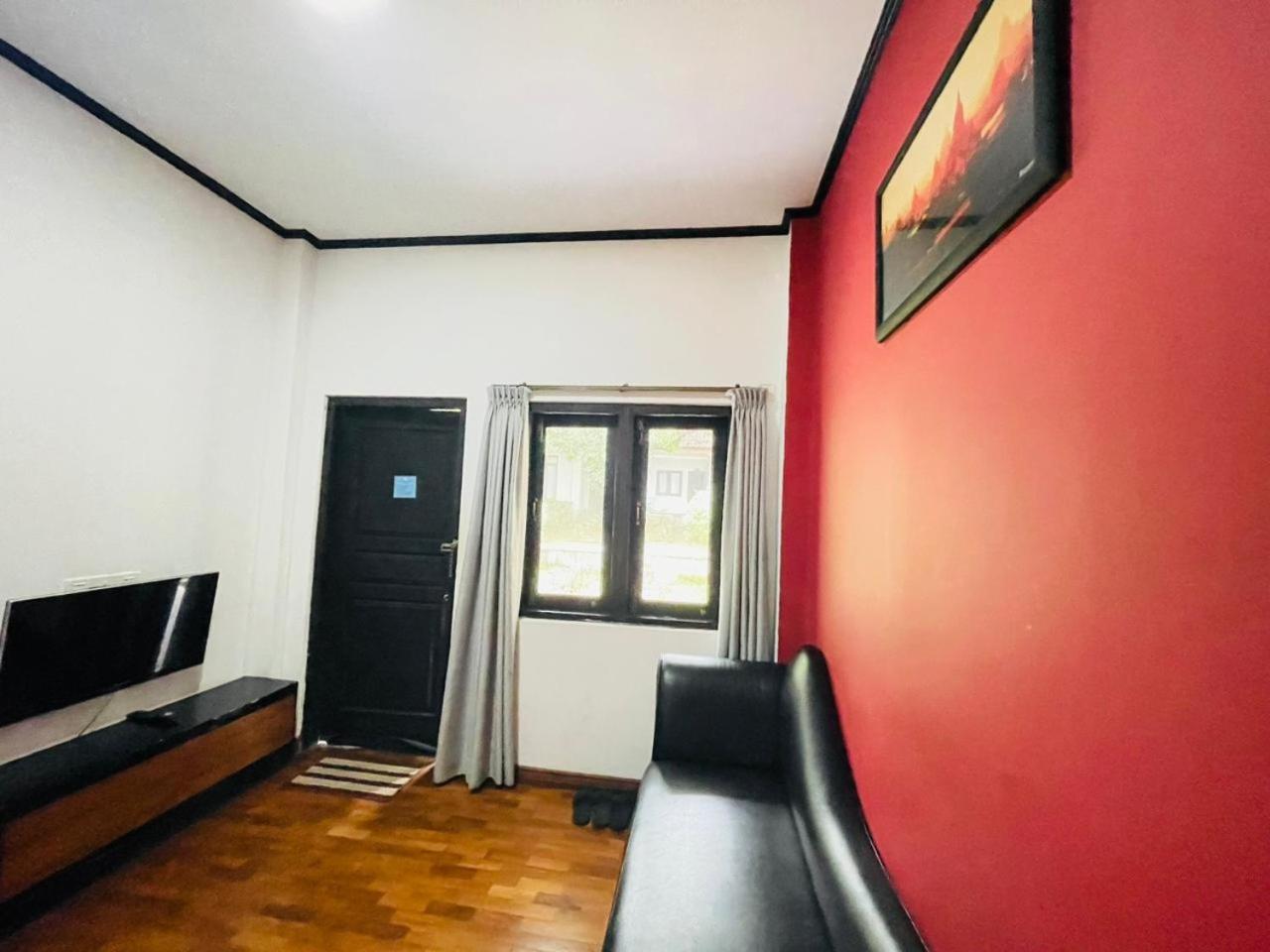 Wh Hotel & Service Apartment Thanlyin Extérieur photo