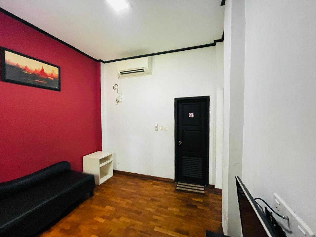 Wh Hotel & Service Apartment Thanlyin Extérieur photo