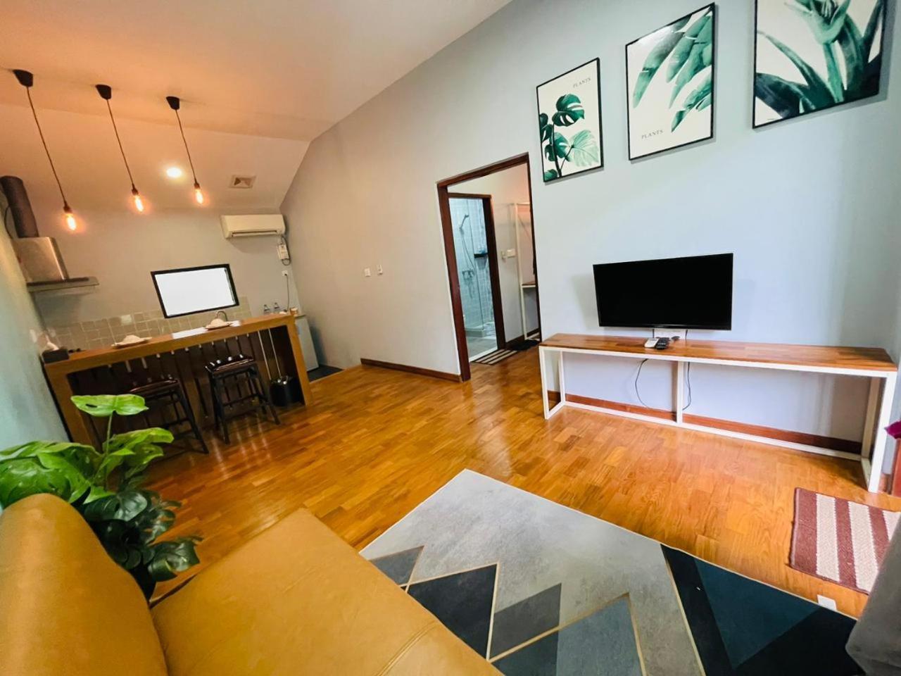 Wh Hotel & Service Apartment Thanlyin Extérieur photo