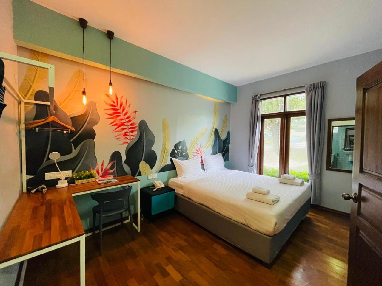 Wh Hotel & Service Apartment Thanlyin Extérieur photo