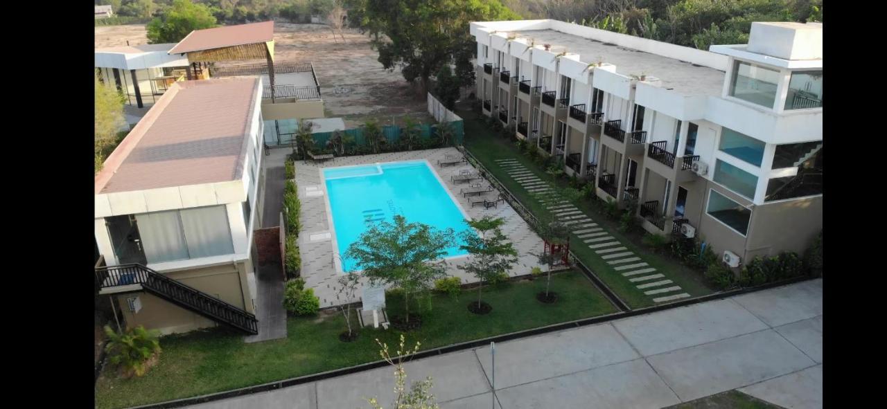 Wh Hotel & Service Apartment Thanlyin Extérieur photo